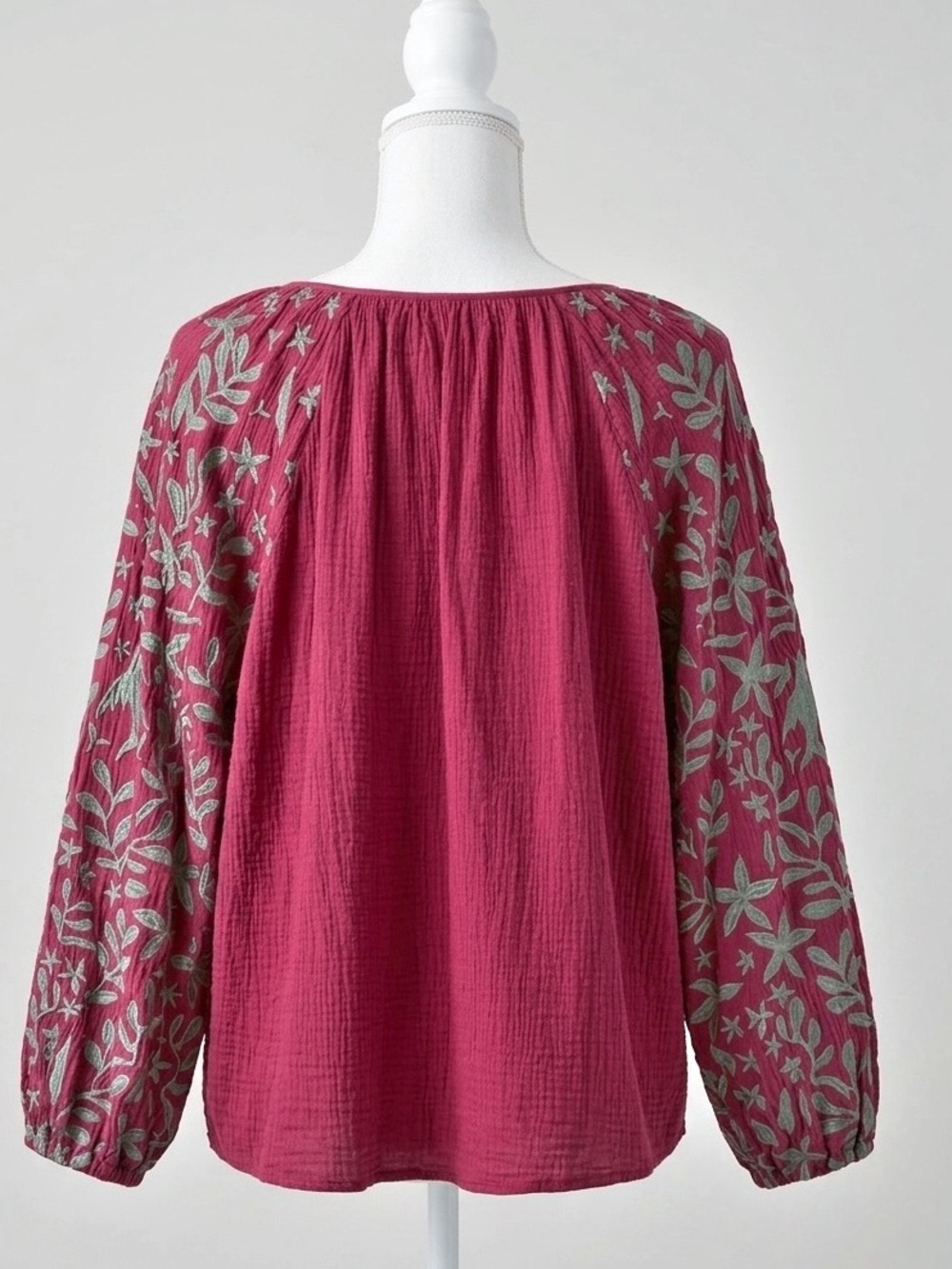 Voyageur by Mersea Palermo Cotton Embroidered Blouse Berry/Light Gray Size Large - Picture 3 of 12